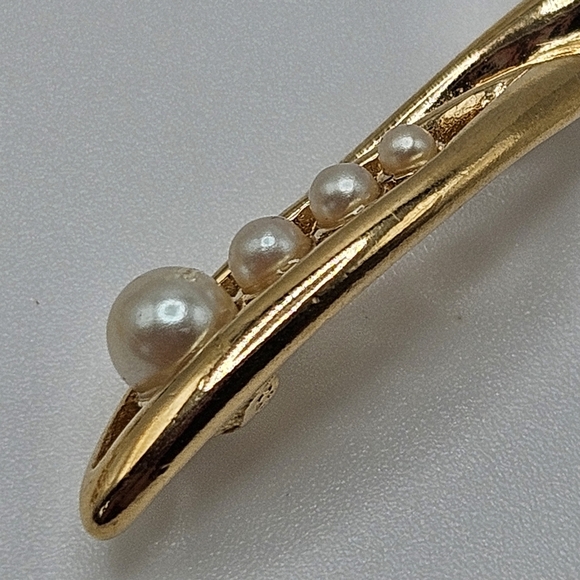 VINTAGE Richelieu Gold Tone Faux Pearl Long Post Earrings Signed - Picture 6 of 6